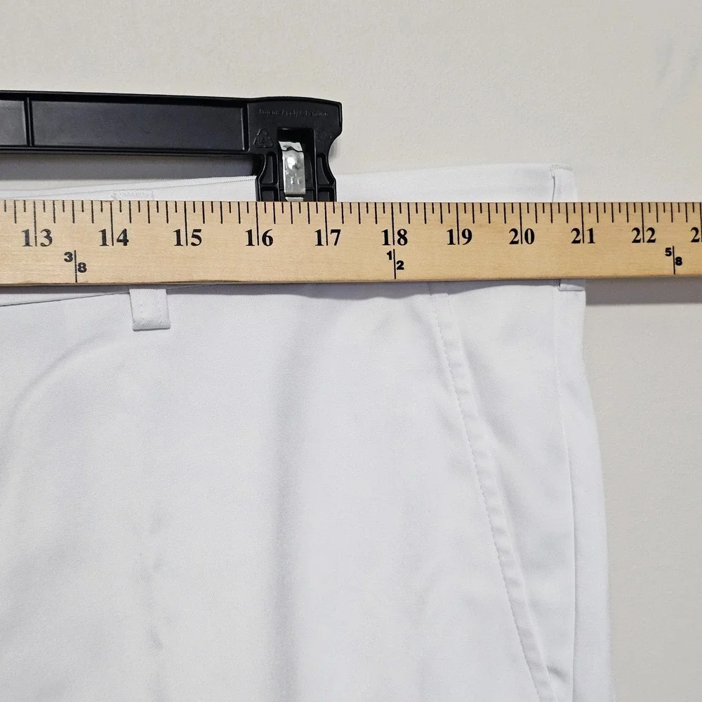 Men Shorts 42X7 White Straight Fit Flat Front Elastic Waistband Performance 1015